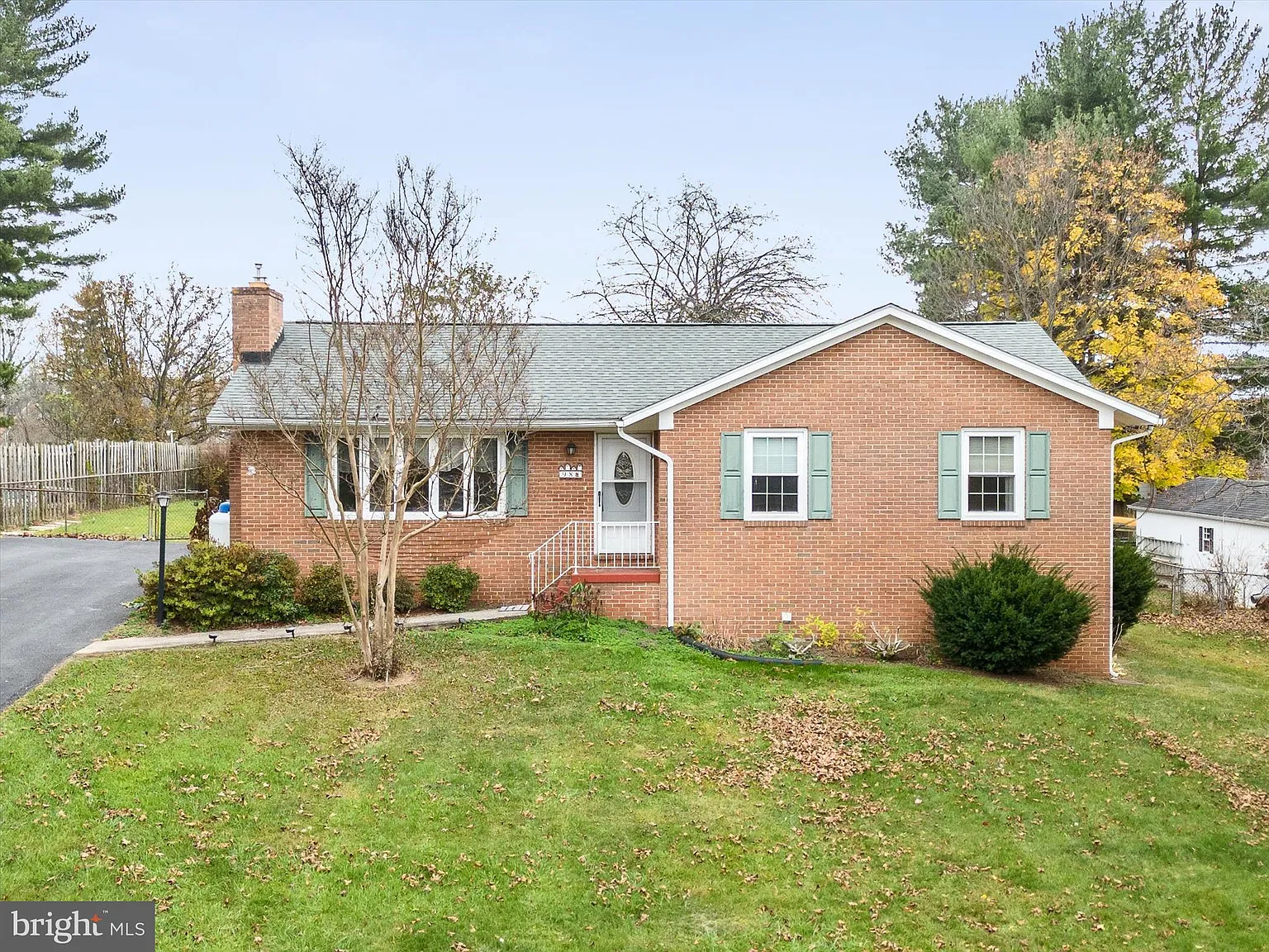 98 New Castle Dr photo 1