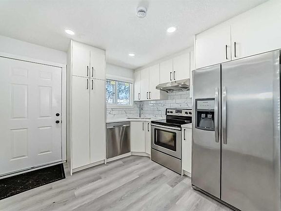 2nd image of 3504 W 33rd St SE