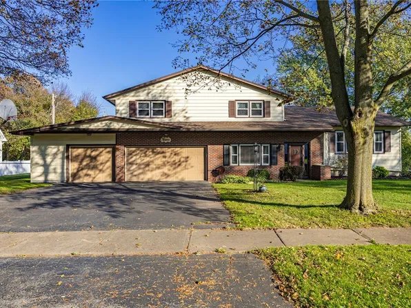 12 Bridgewood Dr, Rochester, NY 14612