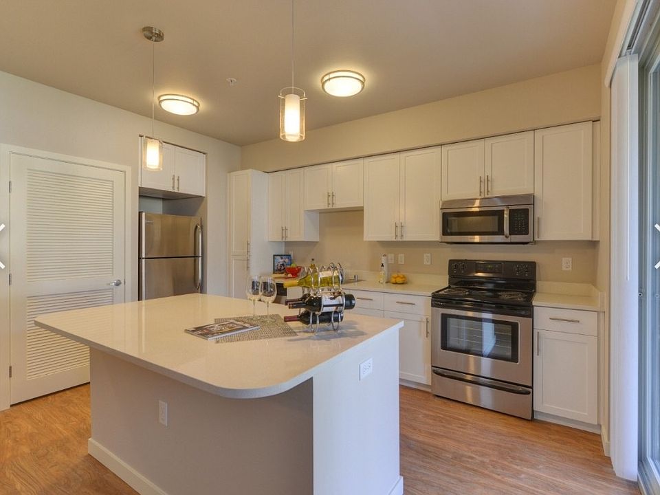 15338 NE 9th Pl UNIT I211, Bellevue, WA 98007 | Zillow