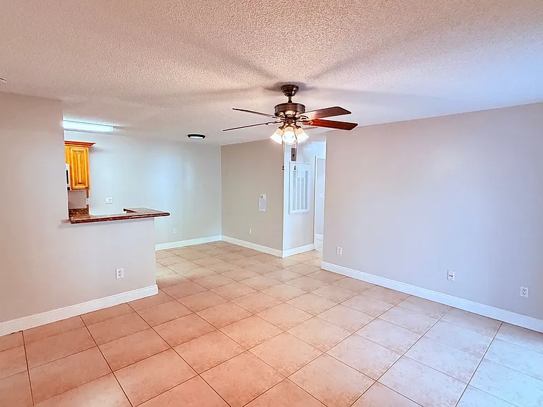 712 Secret Harbor Ln #100 — Photo 4