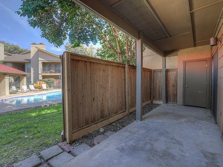 1202 Thorpe Ln #701 — Photo 27