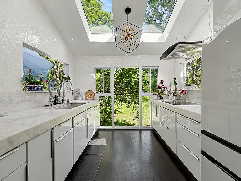 84 Hunting Ridge Rd — Photo 14