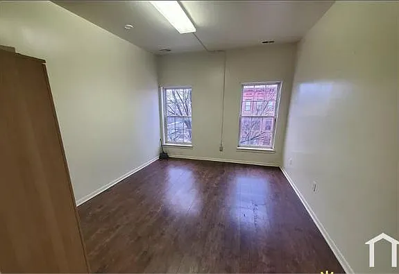 1629 E Baltimore St — Photo 2