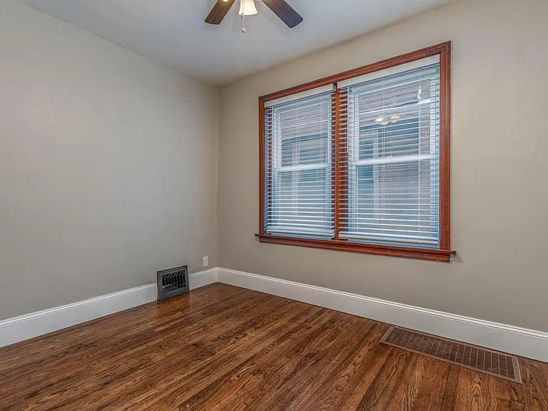 5736 Chippewa St — Photo 5