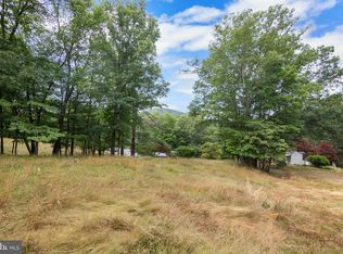 340 Magnolia Rd, Great Cacapon, WV 25422