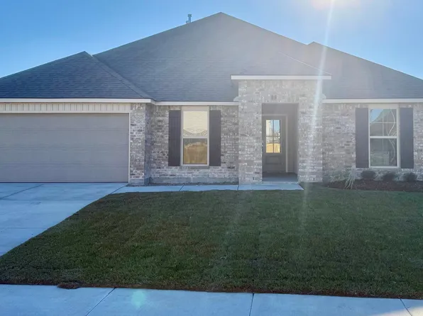 627 Griffiths Ct, Breaux Bridge, LA 70517