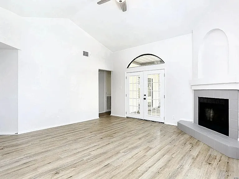 4026 Winter Sunrise Dr — Photo 4