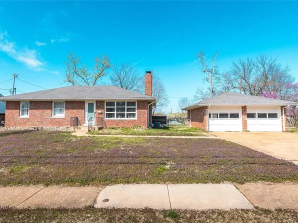 3829 Geraldine Ave, Saint Ann, MO 63074