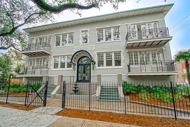 3820 Saint Charles Ave #205