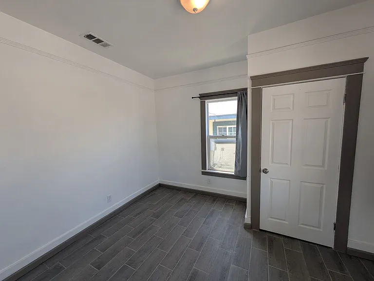 386 N Mount Vernon Ave — Photo 10
