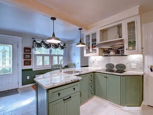 647 Main St #B, Oxford, MA 01540