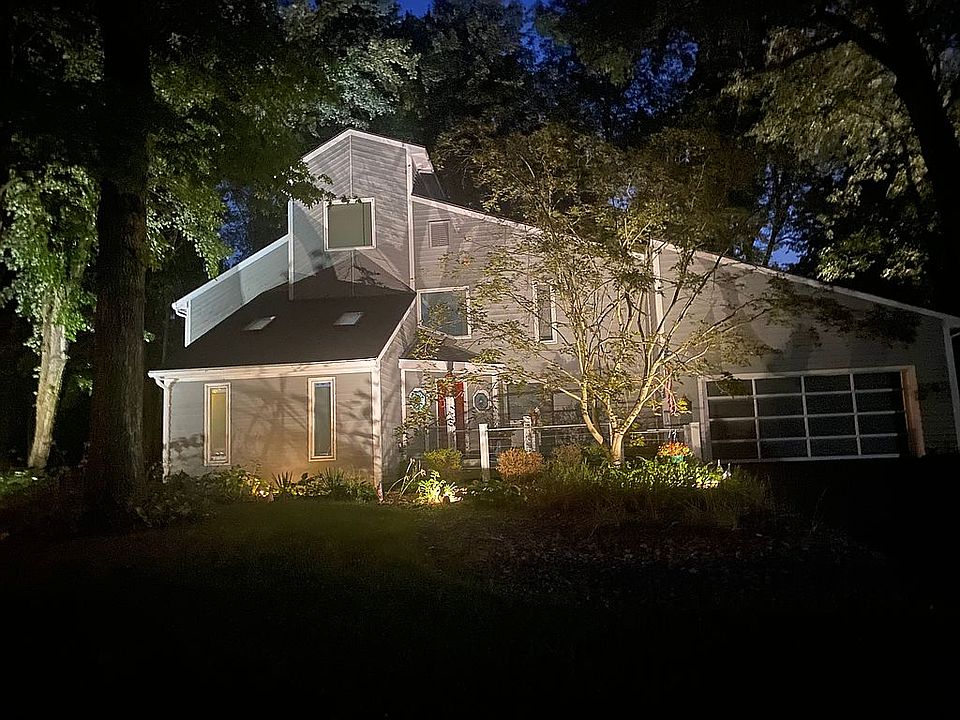 1st image of 8766 S Cove Dr