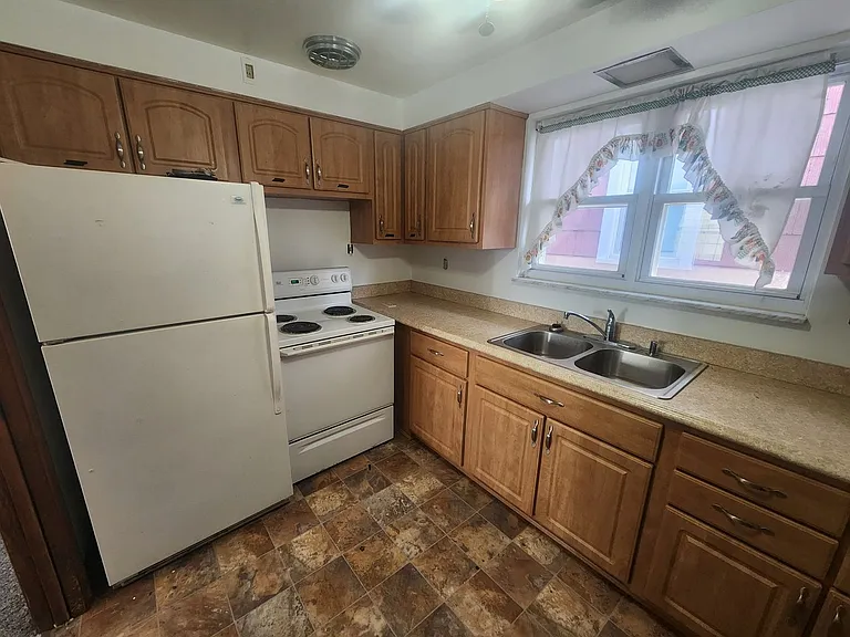 21 Chalfonte Ave — Photo 3