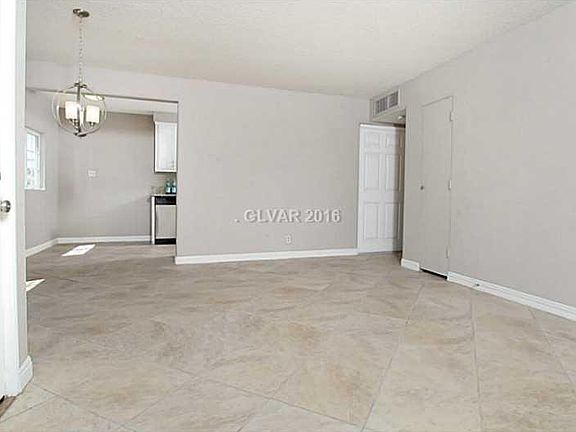 4th image of 205 Pershing Dr