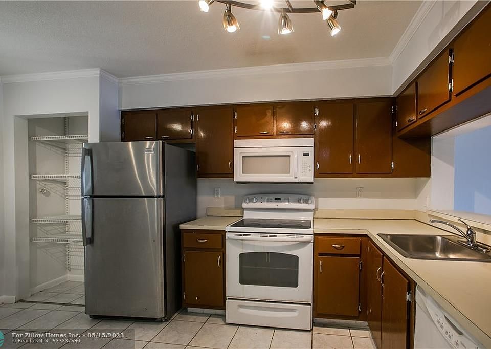 2200 S Cypress Bend Dr APT 308, Pompano Beach, FL 33069 Zillow
