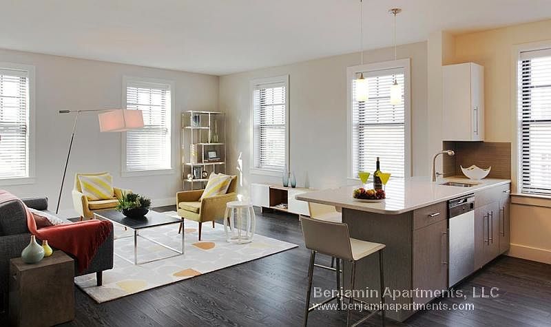 2nd image of 73 Lawrence St #1B