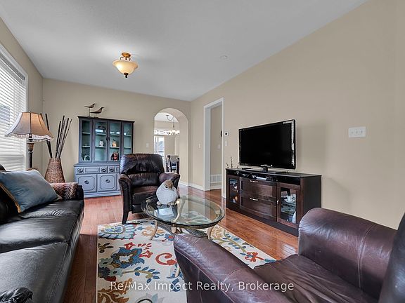 4th image of 14 A Hunt St