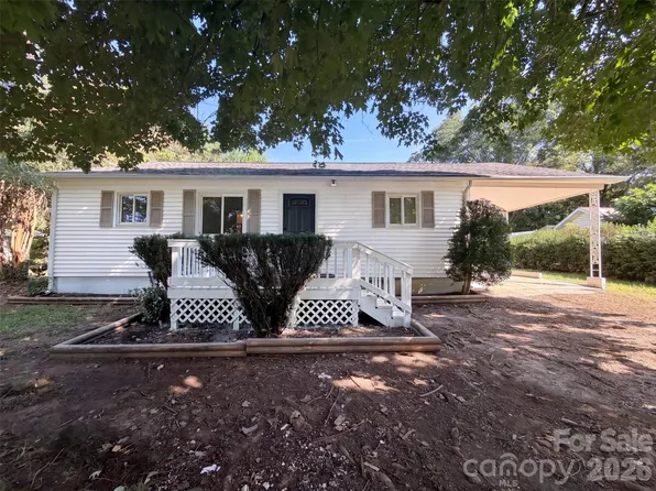 131 Highland Point Ave, Harmony, NC 28634