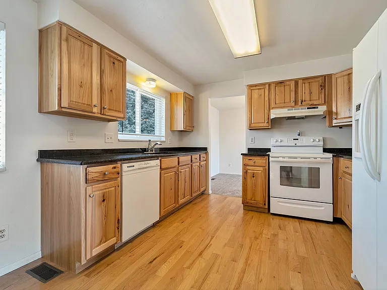 6414 W 113th Pl — Photo 5