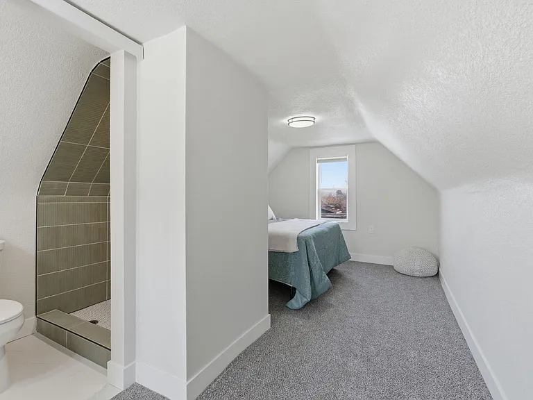 133 S Meade St — Photo 11