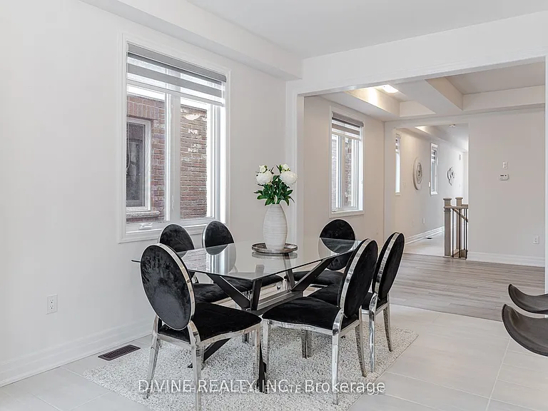 9241 White Oak Ave — Photo 10