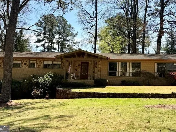 2744 Pinestream Dr NE, Marietta, GA 30068