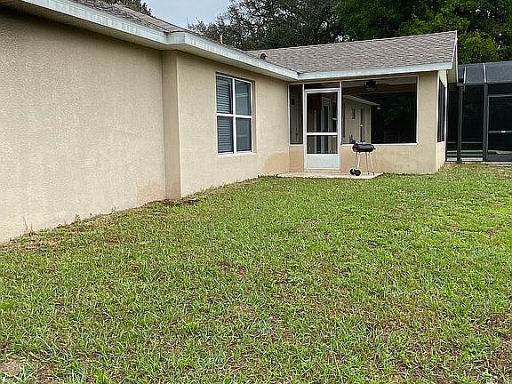 3rd image of 17224 Holly Ct