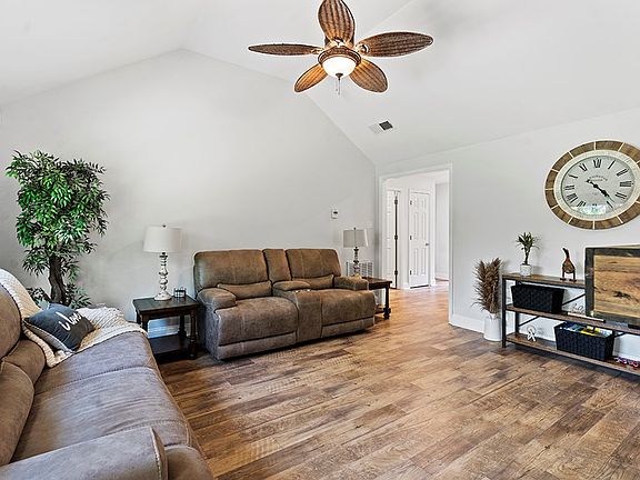 4th image of 101 Wexford Pl