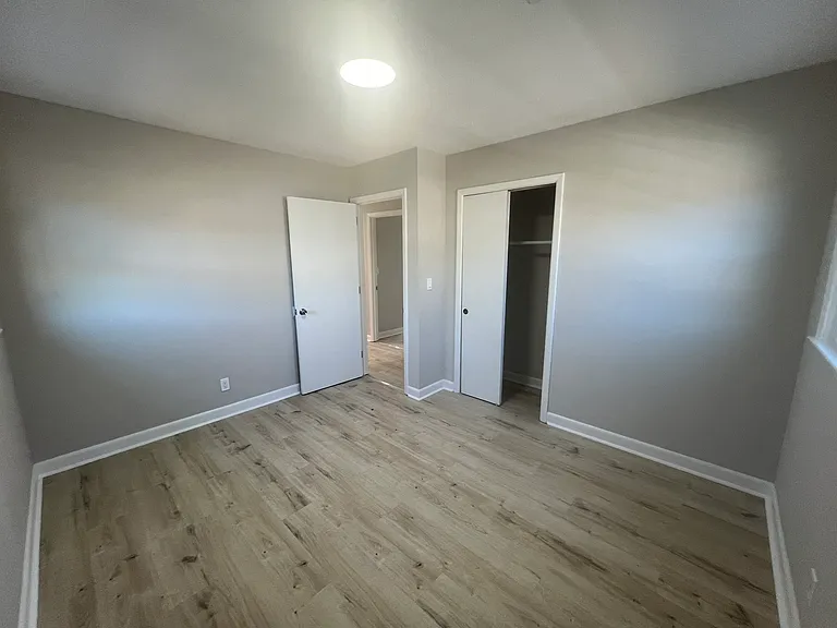 221 E Plank Rd — Photo 3
