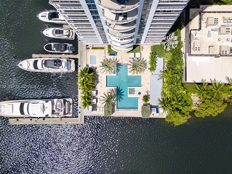 17301 Biscayne Blvd #2009 — Photo 35