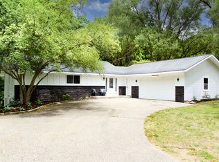 2661 Van Dam Dr NE, Belmont, MI 49306