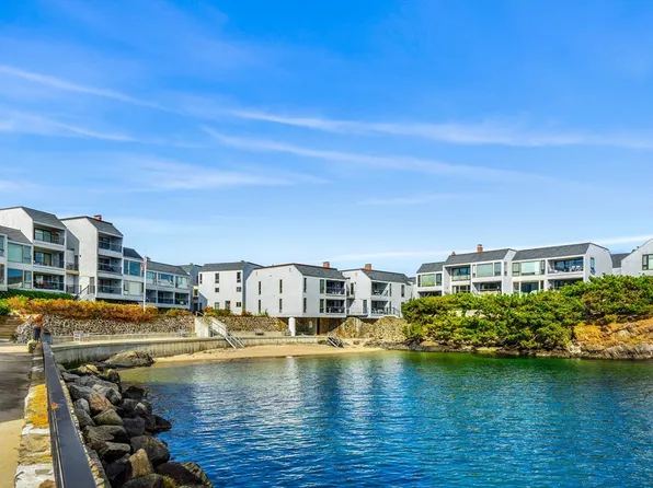 55 Brackett Pl APT D, Marblehead, MA 01945
