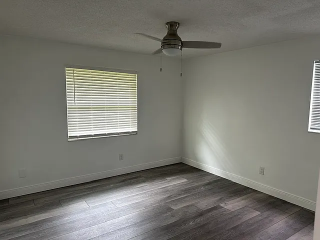 1405 Stewart Blvd — Photo 13