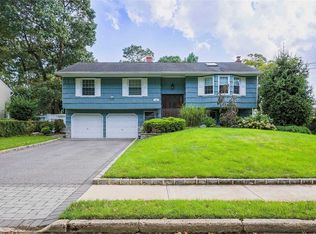 139 Babylon Ave, West Islip, NY 11795