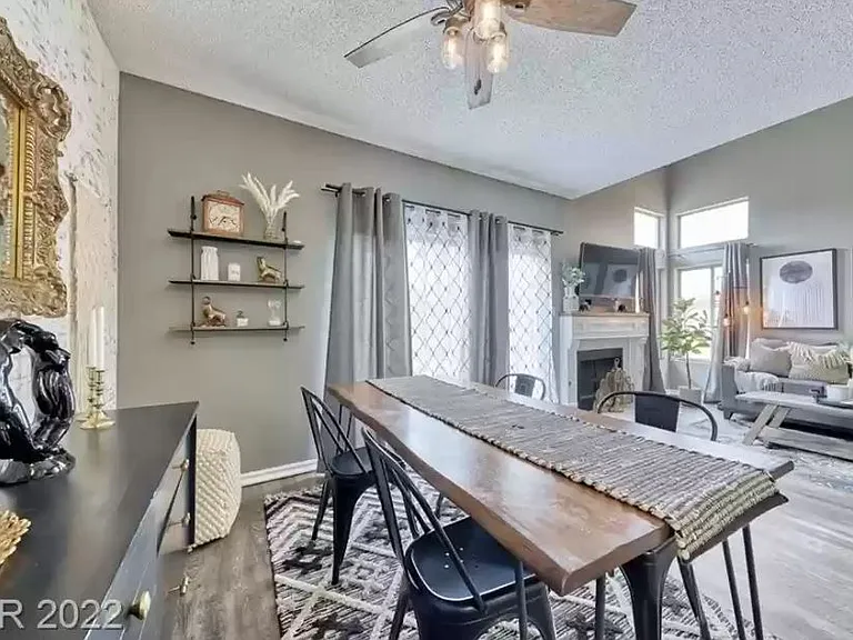 533 Meadbury Dr — Photo 13