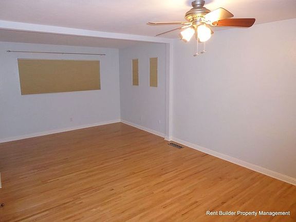 4th image of 3207 Dakota St NE