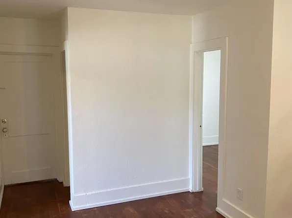 604 6th Ave APT 10, Holdrege, NE 68949