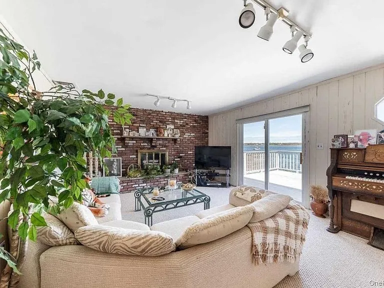 215 Scott Dr — Photo 12