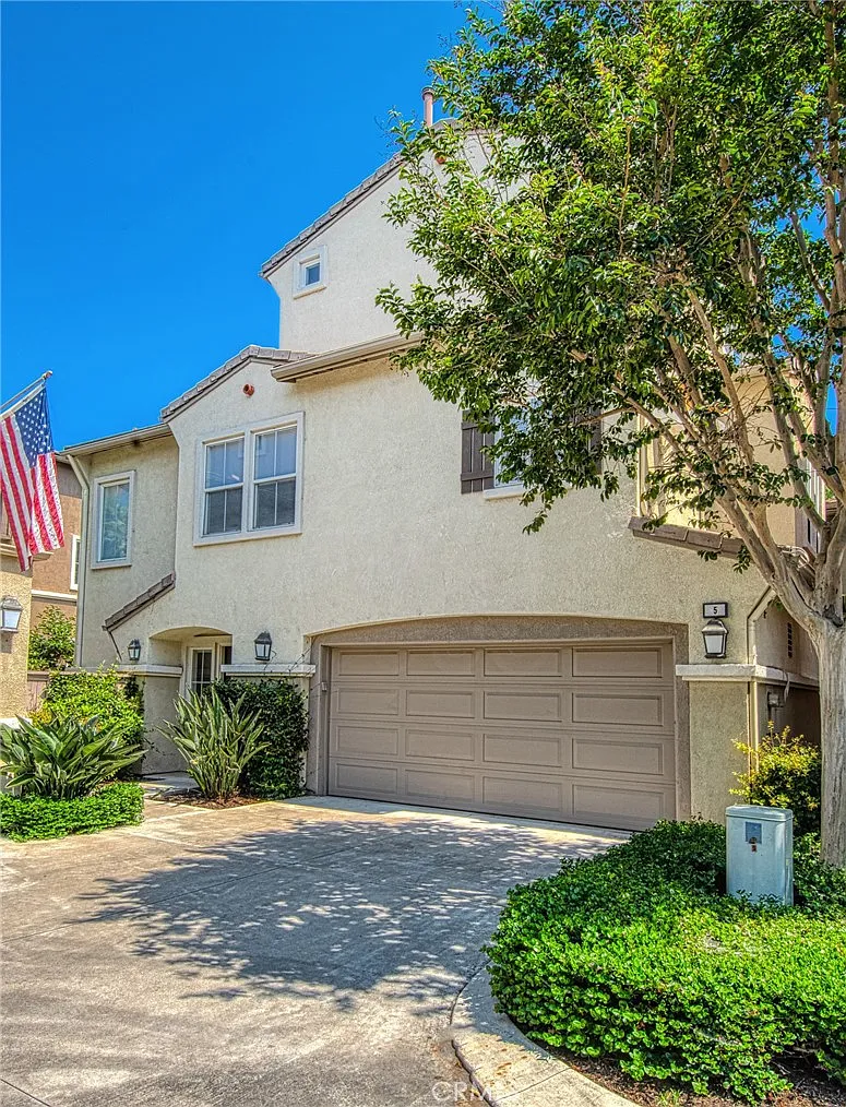 3 bed, 1548 sqft, $4,495 — Photo 1