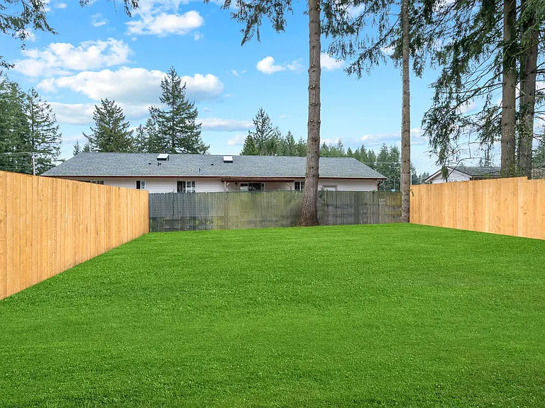 7435 Mullen Rd SE #B — Photo 8