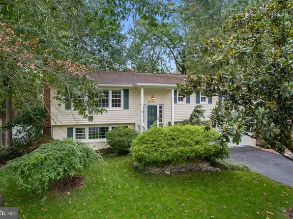 3026 Battersea Ln, Alexandria, VA 22309