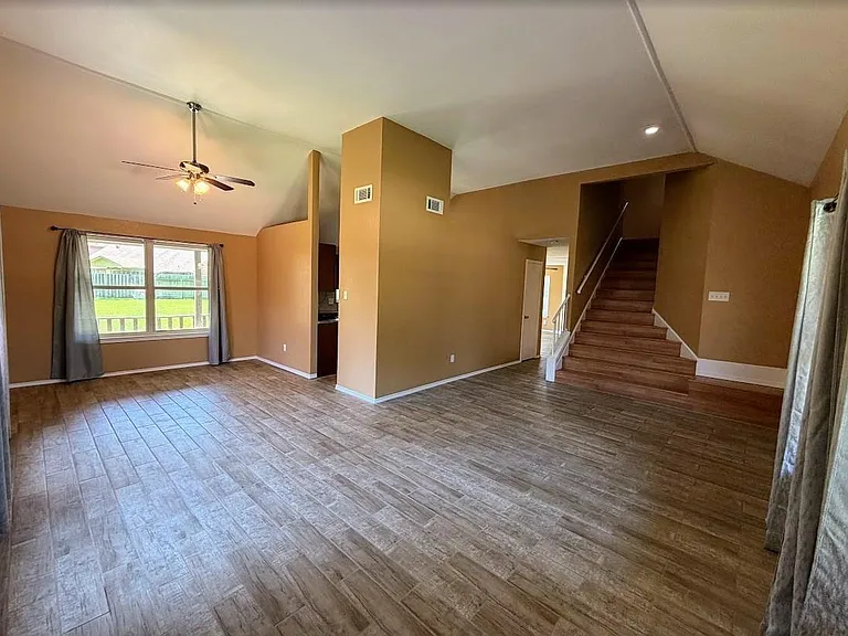 10307 Linecamp Dr — Photo 6