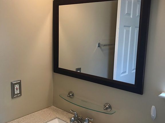 4th image of 912 Wildrose Ct
