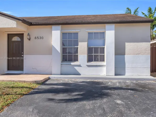 6530 NW 197th Ln, Hialeah, FL 33015
