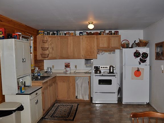 3rd image of 100 Hilary Ln