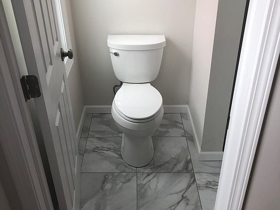 4th image of 569 E Utica St #1