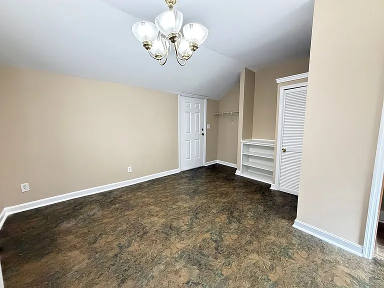 538 Lilly Ave — Photo 3