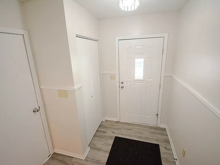 2115 52nd St NW — Photo 2