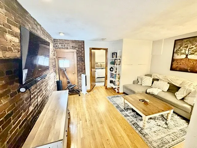 22 Thacher St #1 — Photo 1